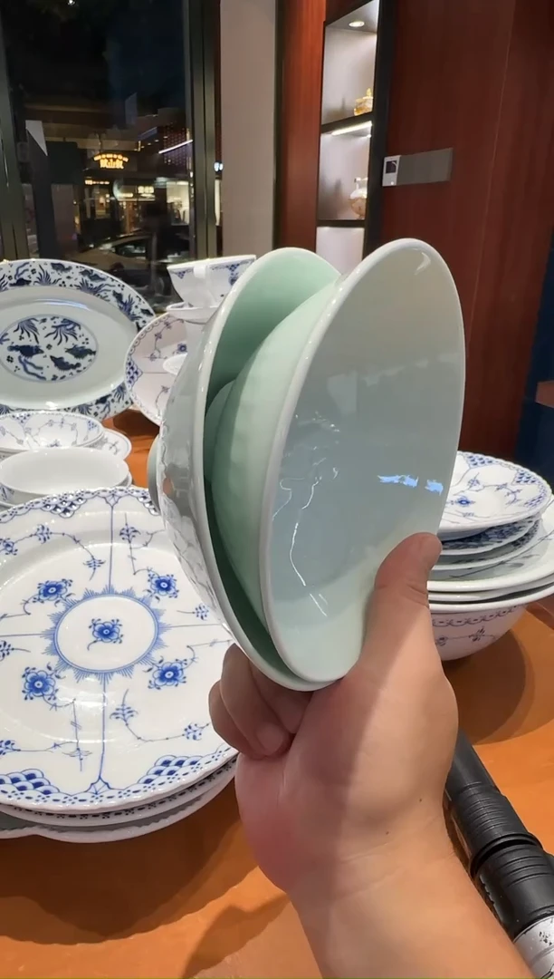 瓷1个宋青龙碗+1个宋青凤碗