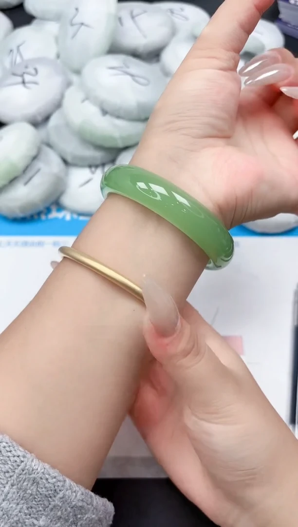 未镶嵌手镯石英质玉333-60.5