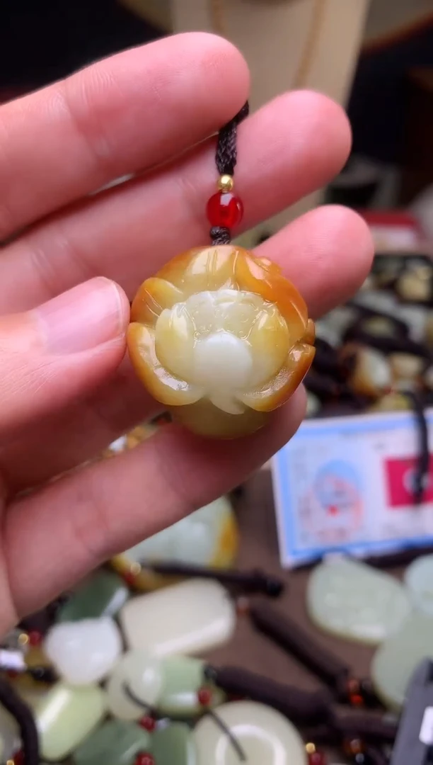 颈饰未镶嵌和田玉新疆料青海料清水和田玉吊坠