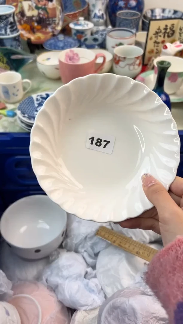 【闪购商品】瓷片187.............