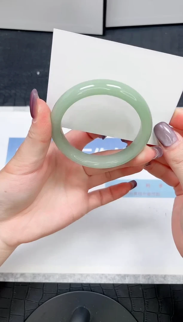 【闪购商品】石英质玉手镯未镶嵌36-55.4