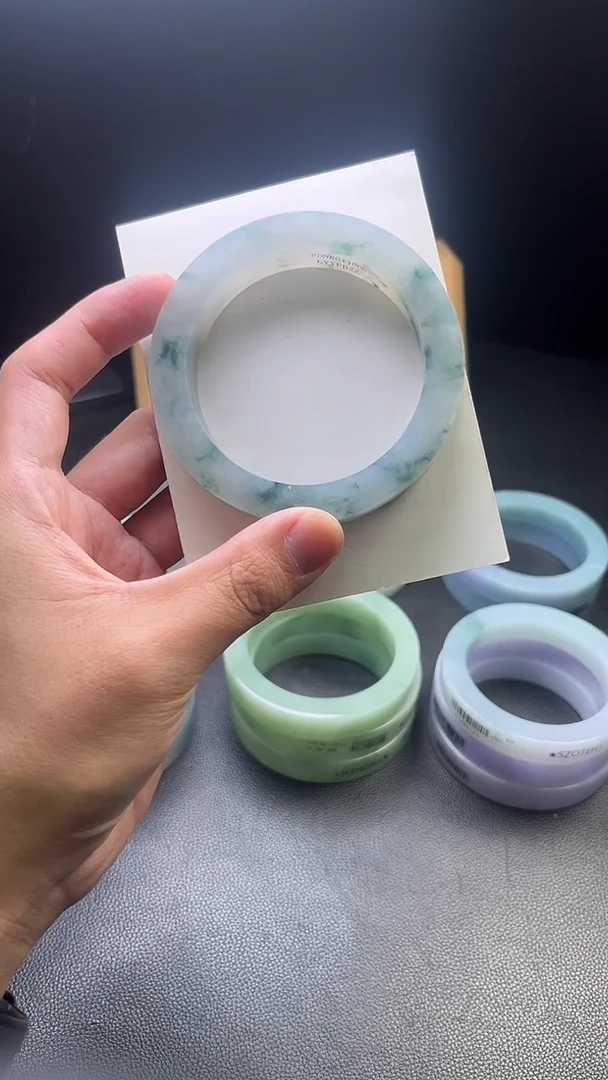 定制翡翠手镯未镶嵌恩****8定制