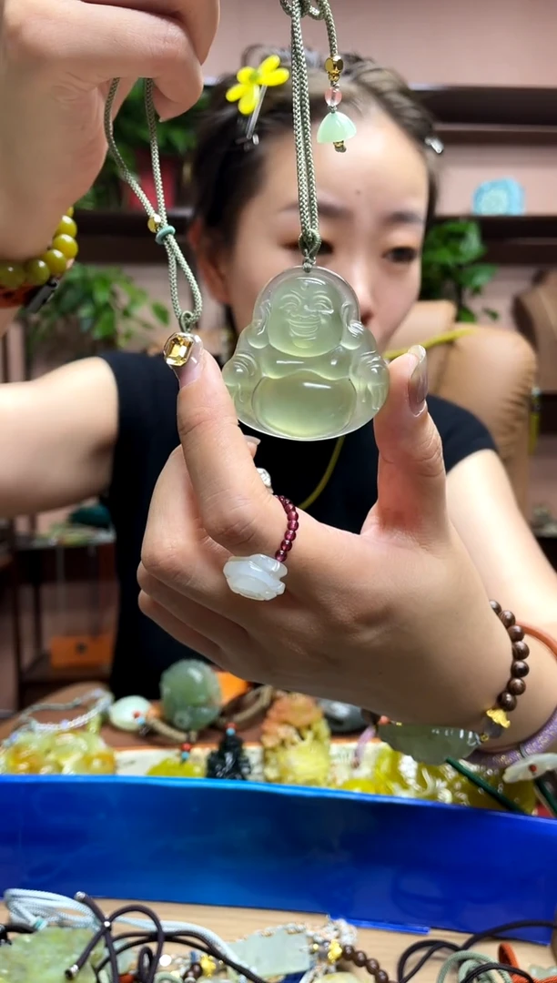 未镶嵌岫玉吊坠·1