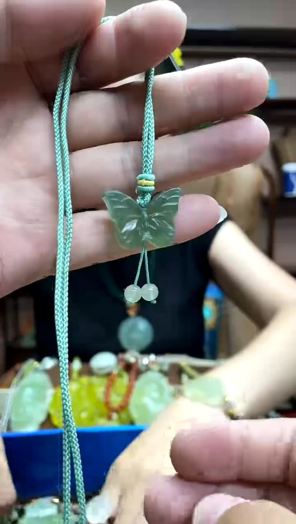 未镶嵌岫玉颈饰·1