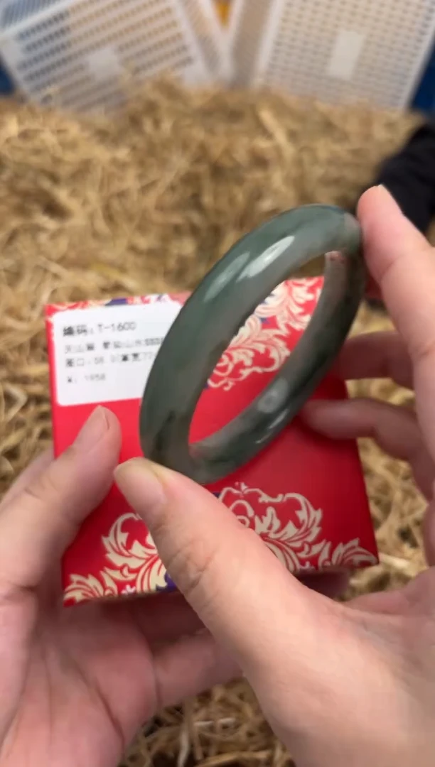 未镶嵌手镯石英质玉T-1600
