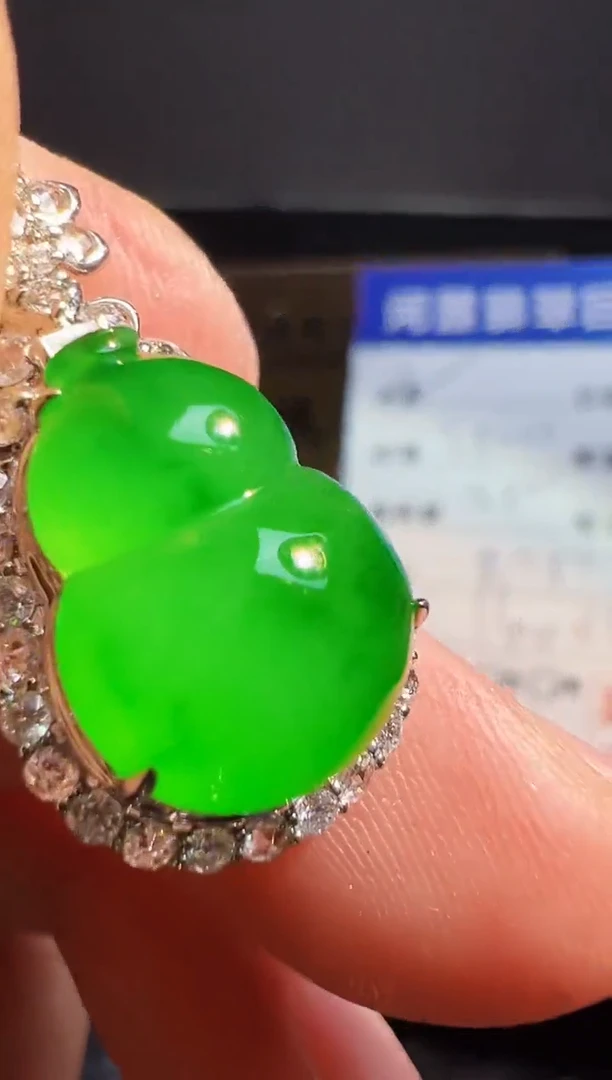 【闪购商品】翡翠颈饰18K金镶嵌翡翠回流