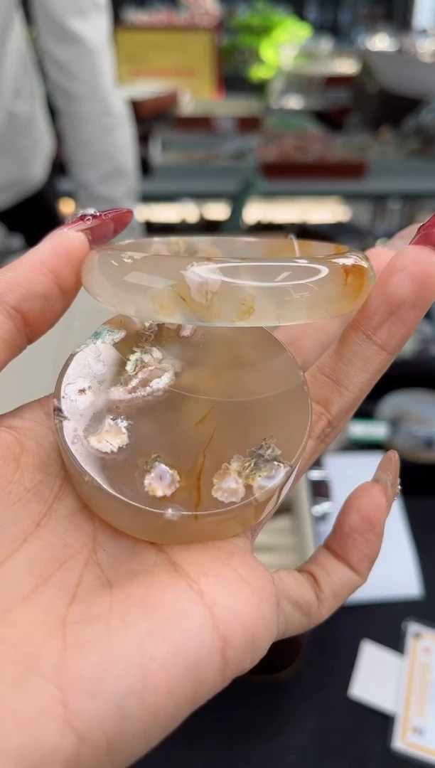 【闪购商品】石英质玉手镯未镶嵌54圈口（赠品镯心）3608092