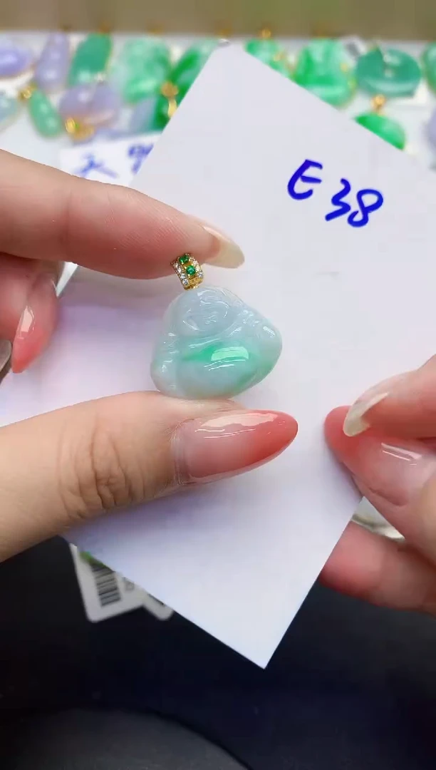 翡翠未镶嵌颈饰缅甸天然翡翠A货