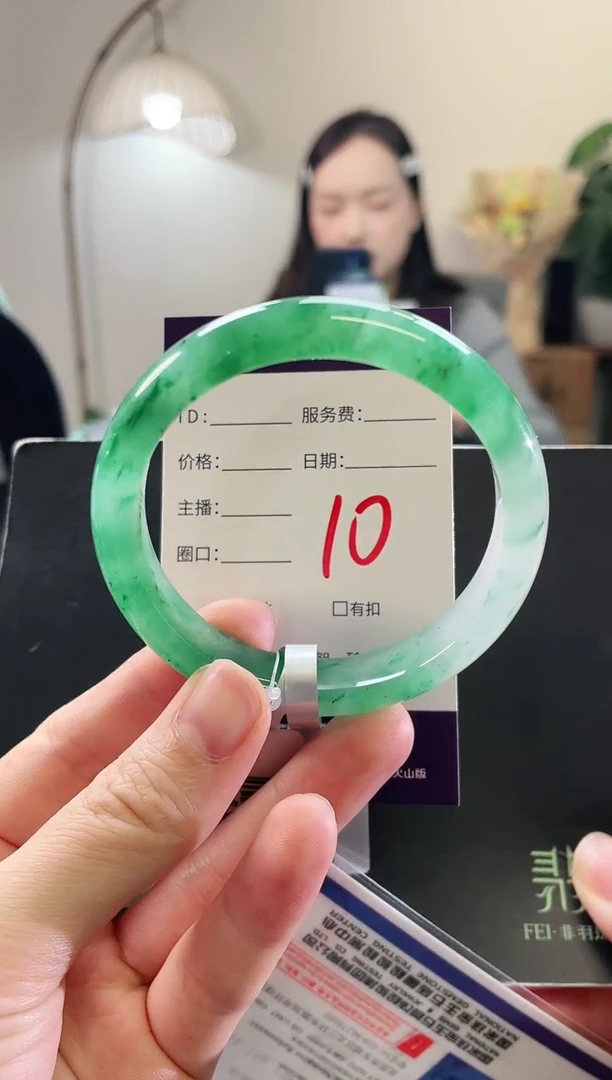 未镶嵌手镯石英质玉10