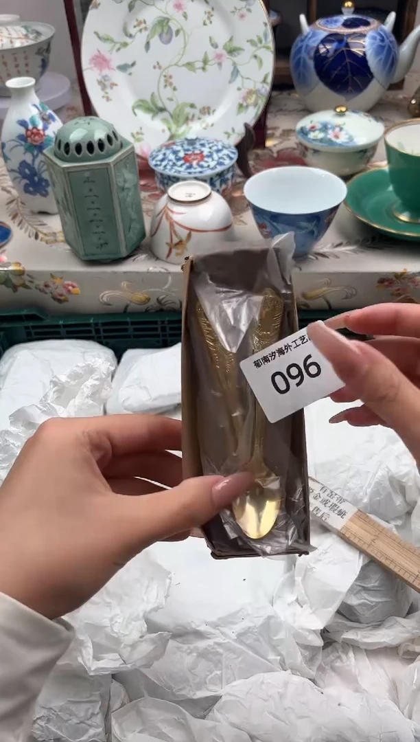 瓷片H****sT        096