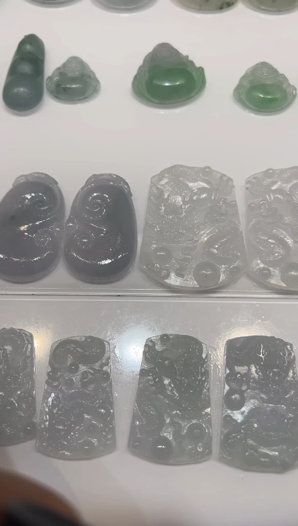 未镶嵌定制翡翠龙牌