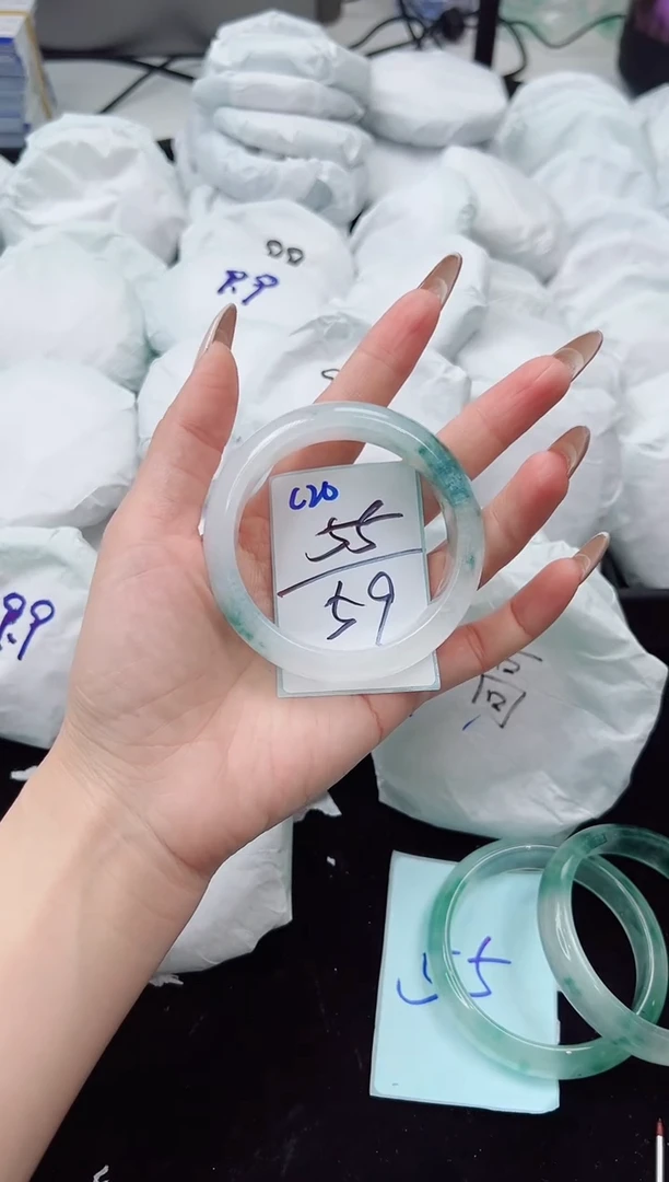 未镶嵌手镯石英质玉55圈口编号：C20