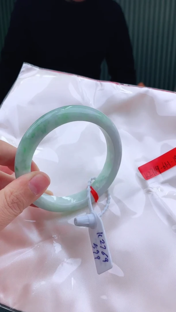 未镶嵌手镯翡翠61