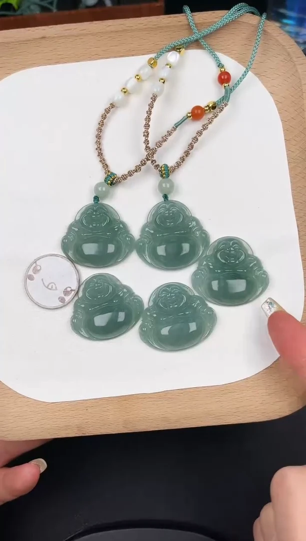颈饰未镶嵌翡翠LH047冰绿中小佛+送同款绳子多样性发其一