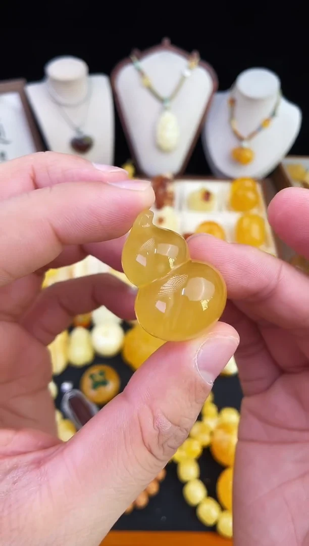 琥珀未镶嵌珠宝奇石柒月