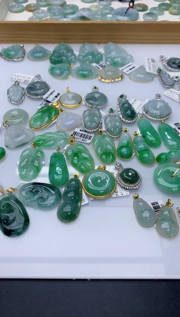 颈饰银S925镶嵌翡翠天然A货