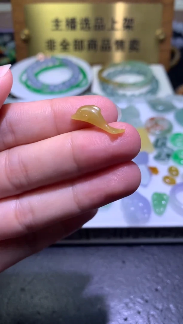 未镶嵌定制翡翠毛货