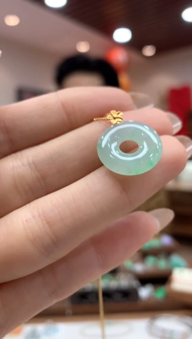 【闪购商品】翡翠吊坠(不含链)18K金镶嵌甜甜圈