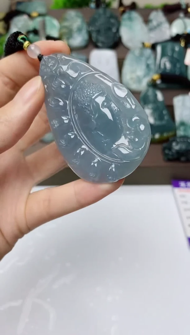 翡翠未镶嵌颈饰