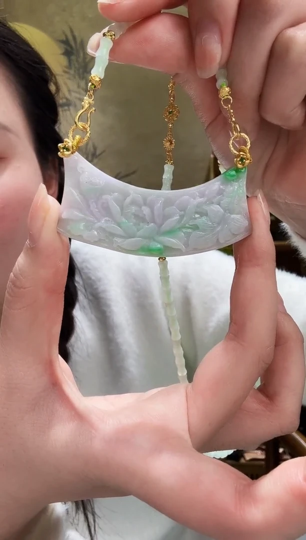 颈饰未镶嵌翡翠吊坠