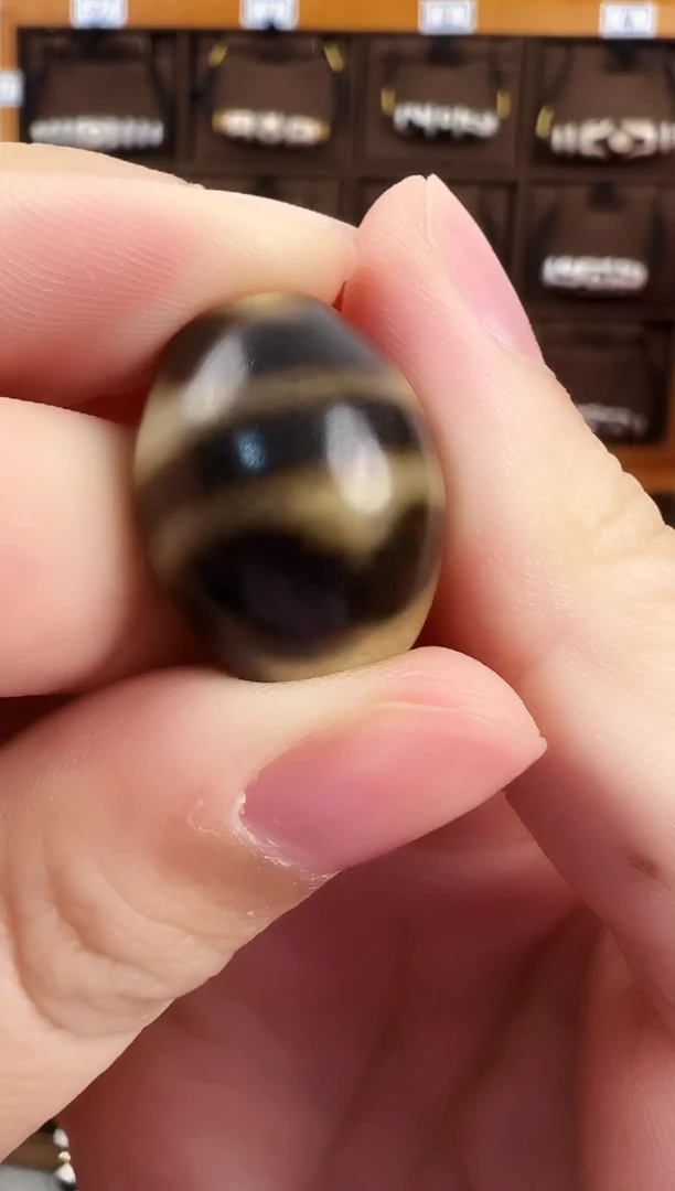 玛瑙/玉髓（覆膜）颈饰未镶嵌18.（微瑕）