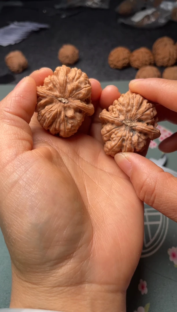 把件文玩核桃w158 牡丹 39尺