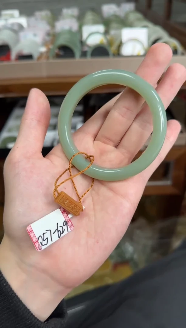 未镶嵌手镯和田玉57