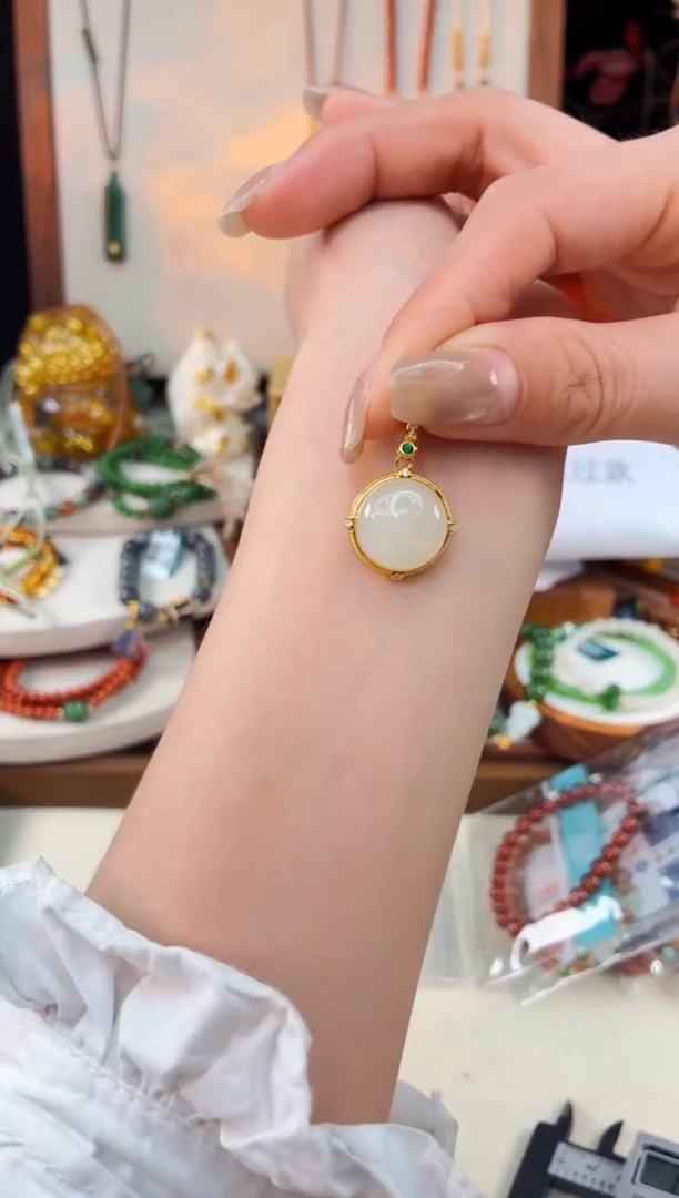 未镶嵌和田玉手饰@@A586D019061