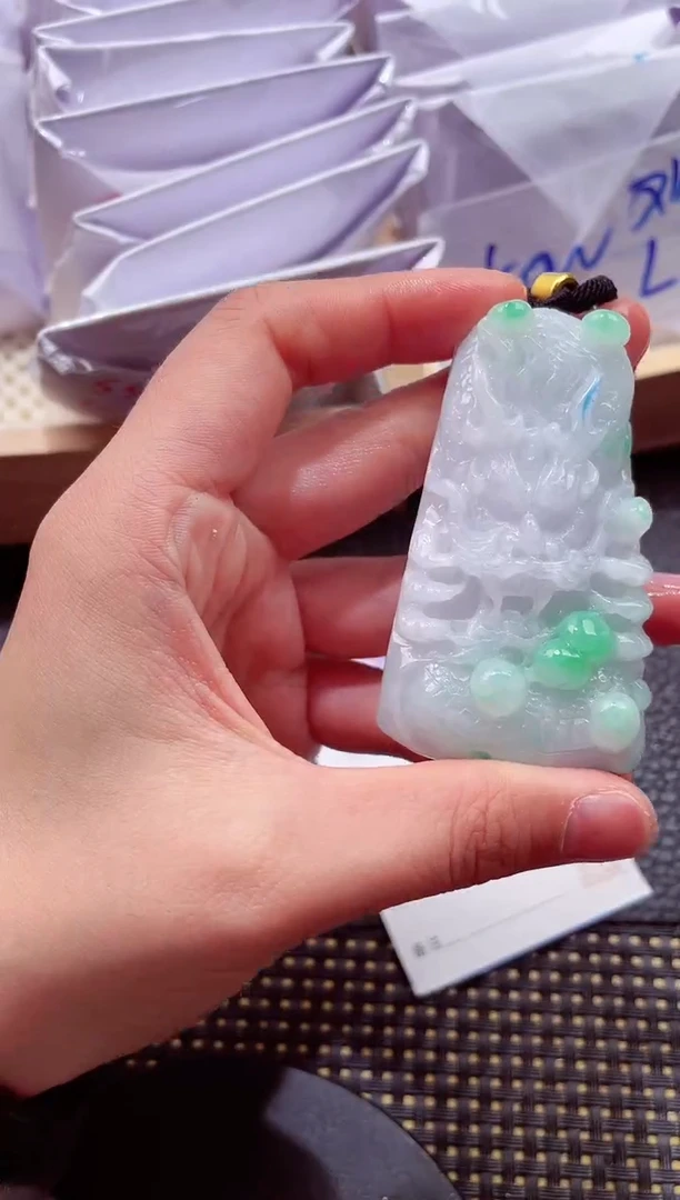 颈饰未镶嵌翡翠20251231