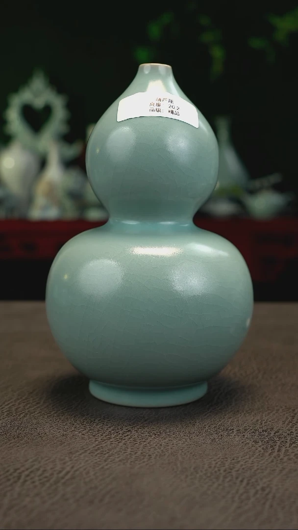精品仿古天青葫芦瓶~帆