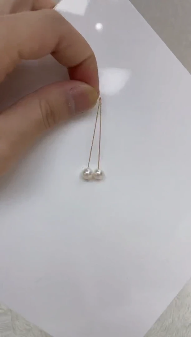 18K金镶嵌海水珍珠耳饰