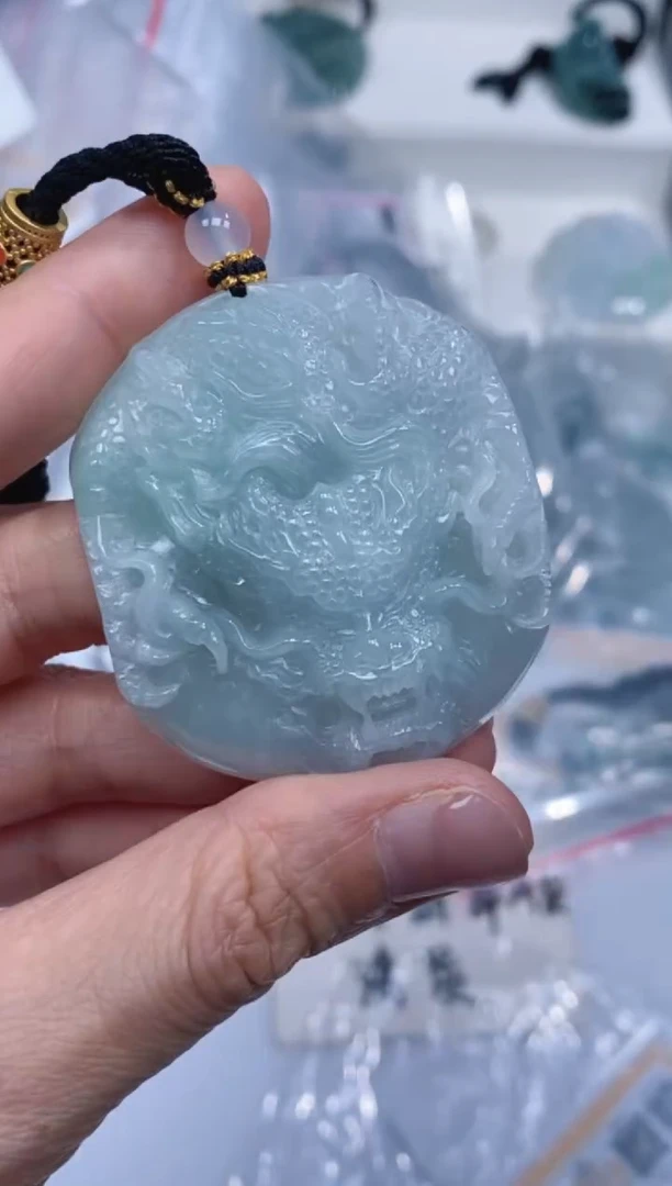 颈饰未镶嵌翡翠吊坠