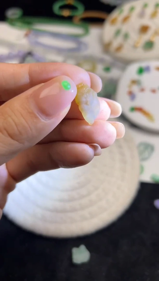 未镶嵌定制翡翠黄猫咪480+48