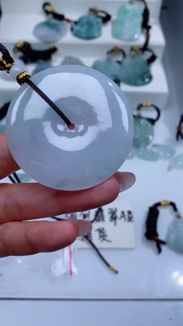 颈饰未镶嵌翡翠吊坠