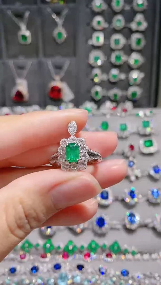 18K金镶嵌18K金戒指祖母绿.