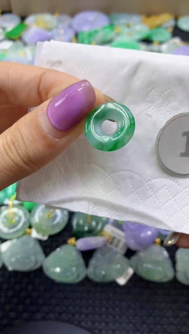 颈饰18K金镶嵌翡翠天然缅甸翡翠A货