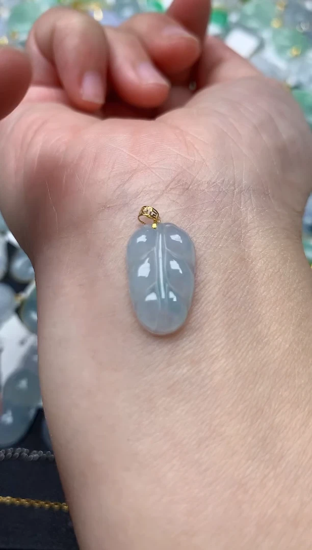 颈饰18K金镶嵌翡翠天然缅甸A货翡翠