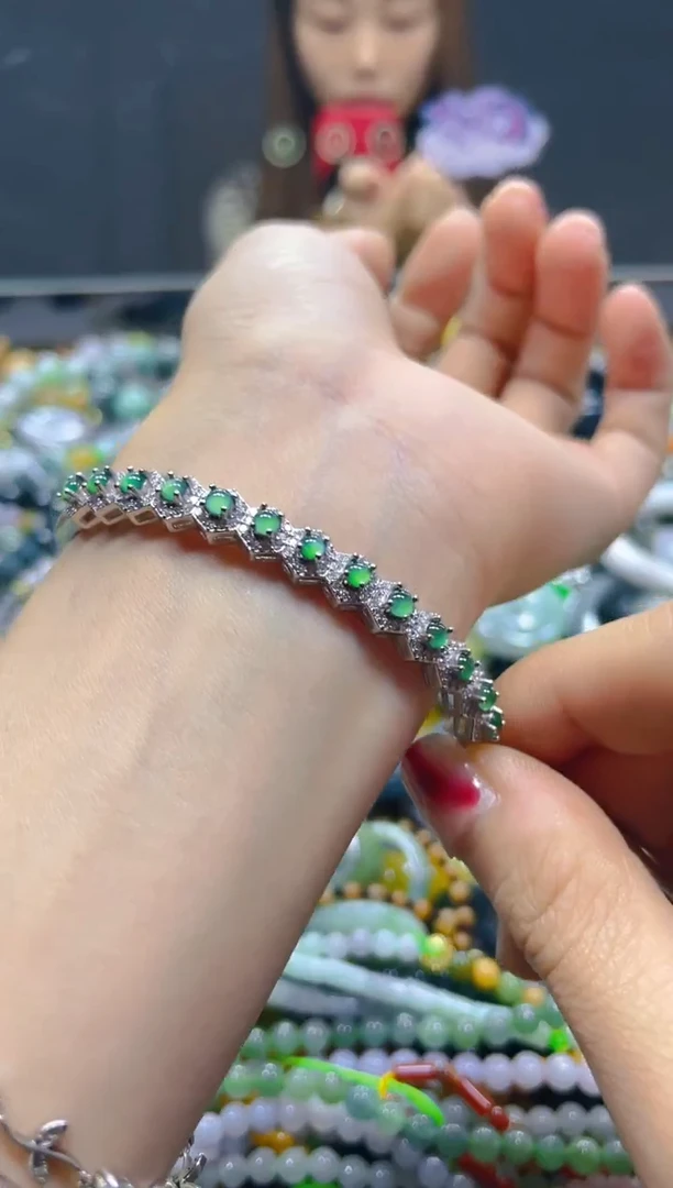 颈饰未镶嵌翡翠/J/翡翠A货，一件也是批发价