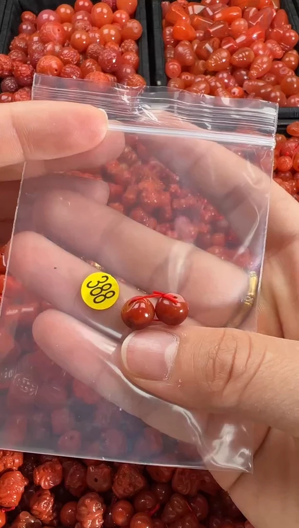 【闪购商品】南红玛瑙颈饰未镶嵌1