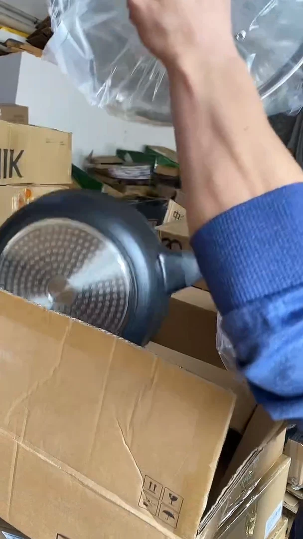 1素味蓝钻煎锅28有盖