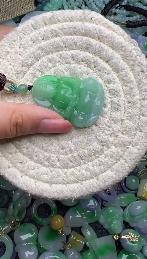 翡翠未镶嵌颈饰天然缅甸翡翠吊坠