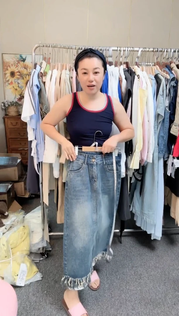 921