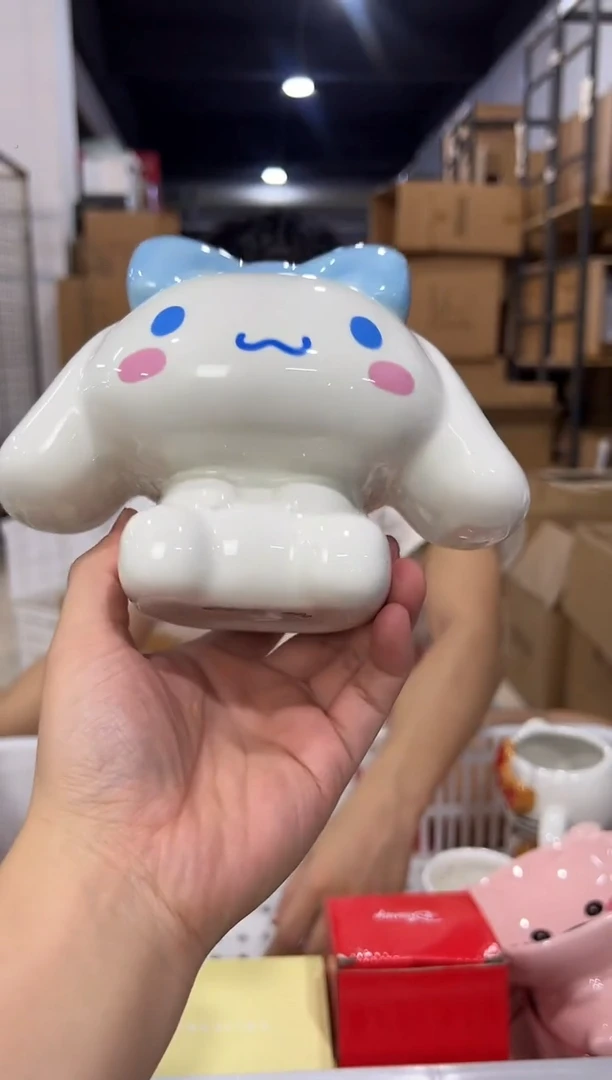 瓷片玉桂狗笔筒