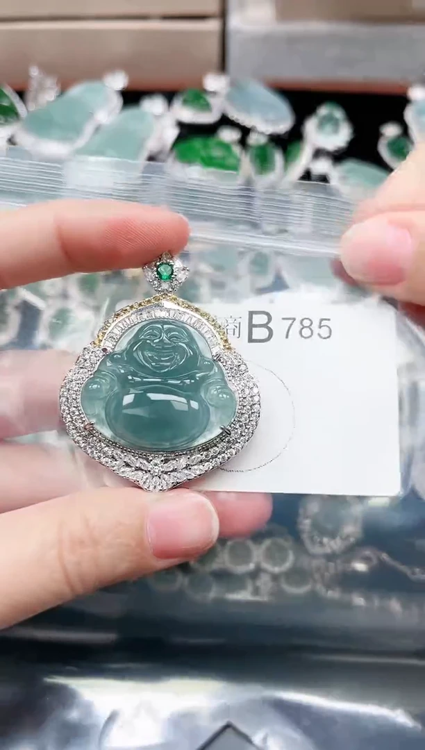 【闪购商品】翡翠颈饰未镶嵌785赠皮绳