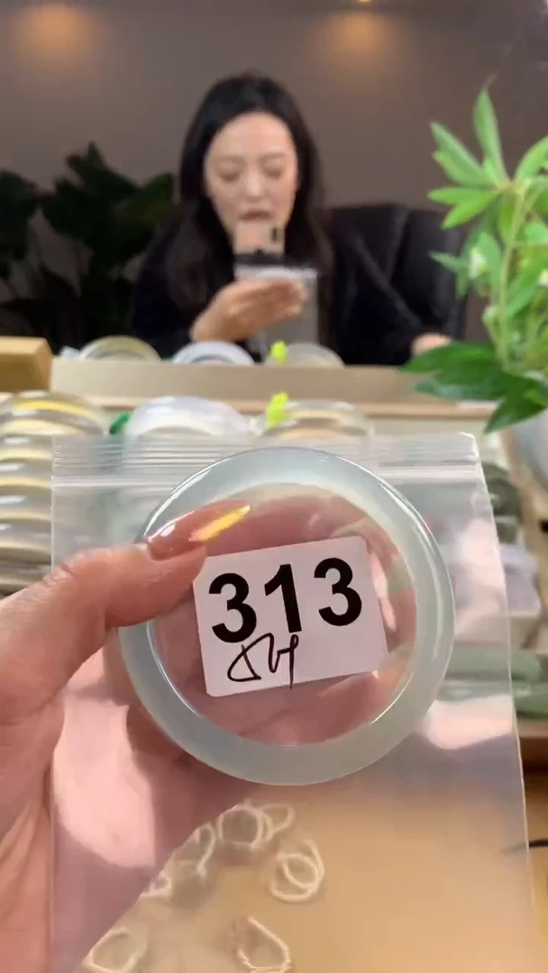 【闪购商品】玛瑙/玉髓手镯未镶嵌313