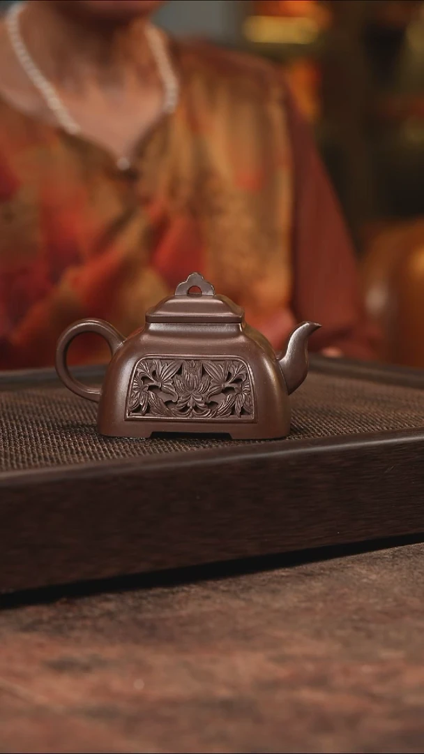 宜兴紫砂四方孤菱