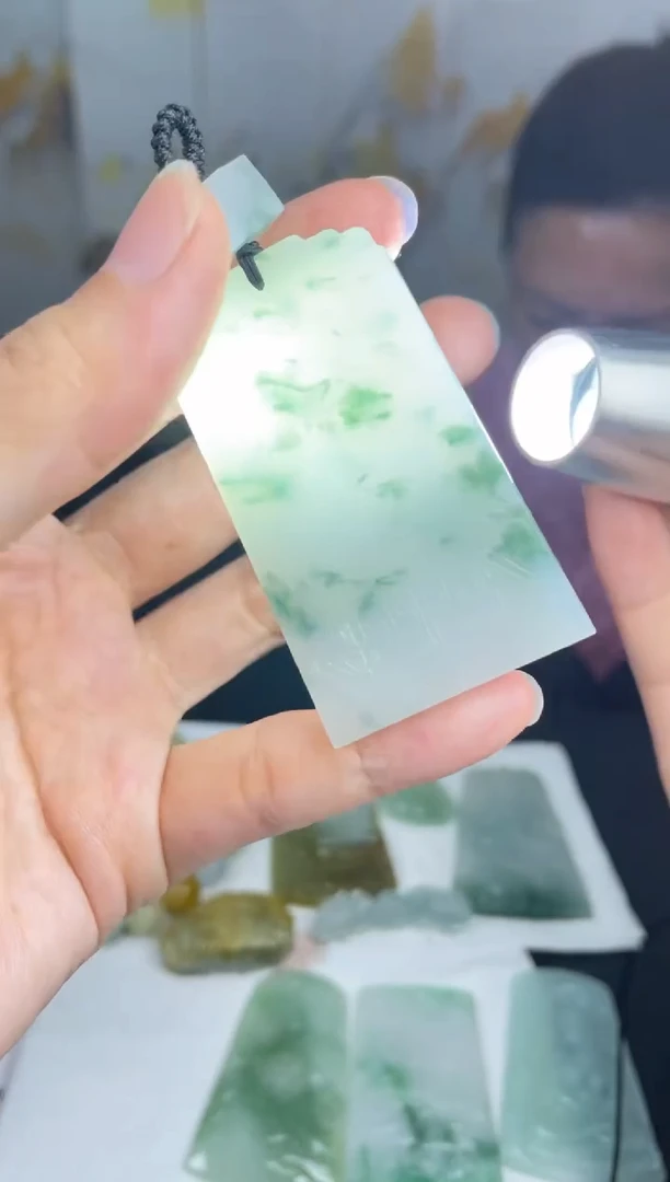 定制翡翠未镶嵌05-28HDJT0155470