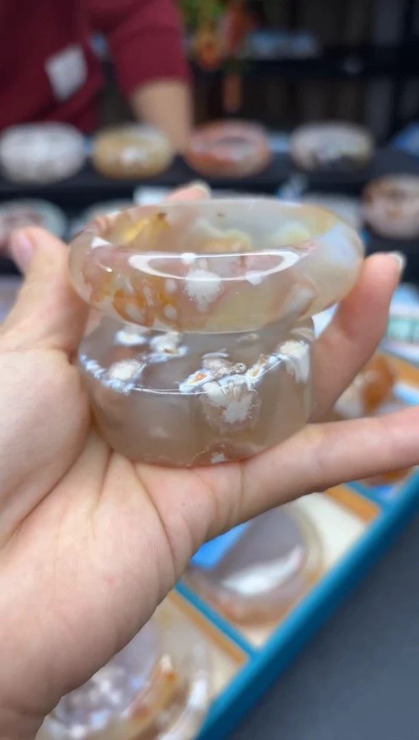 【闪购商品】石英质玉手镯未镶嵌28（59圈赠送镯心）