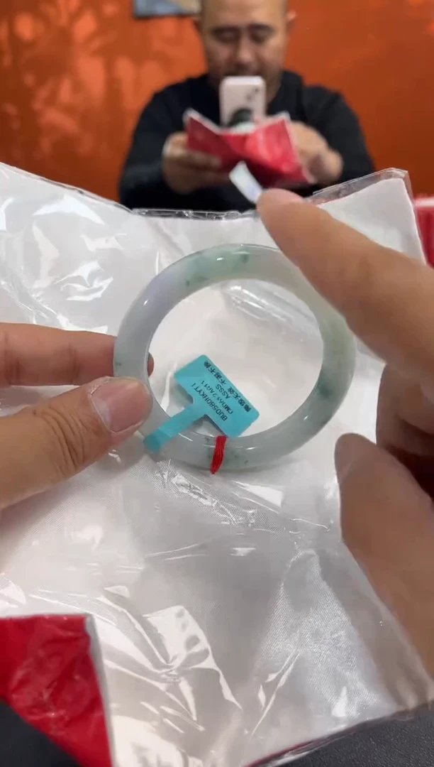 未镶嵌手镯翡翠翡翠手镯