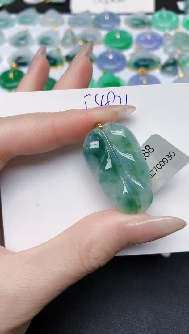 颈饰18K金镶嵌翡翠天然缅甸A货翡翠百元以上9元证书费自理